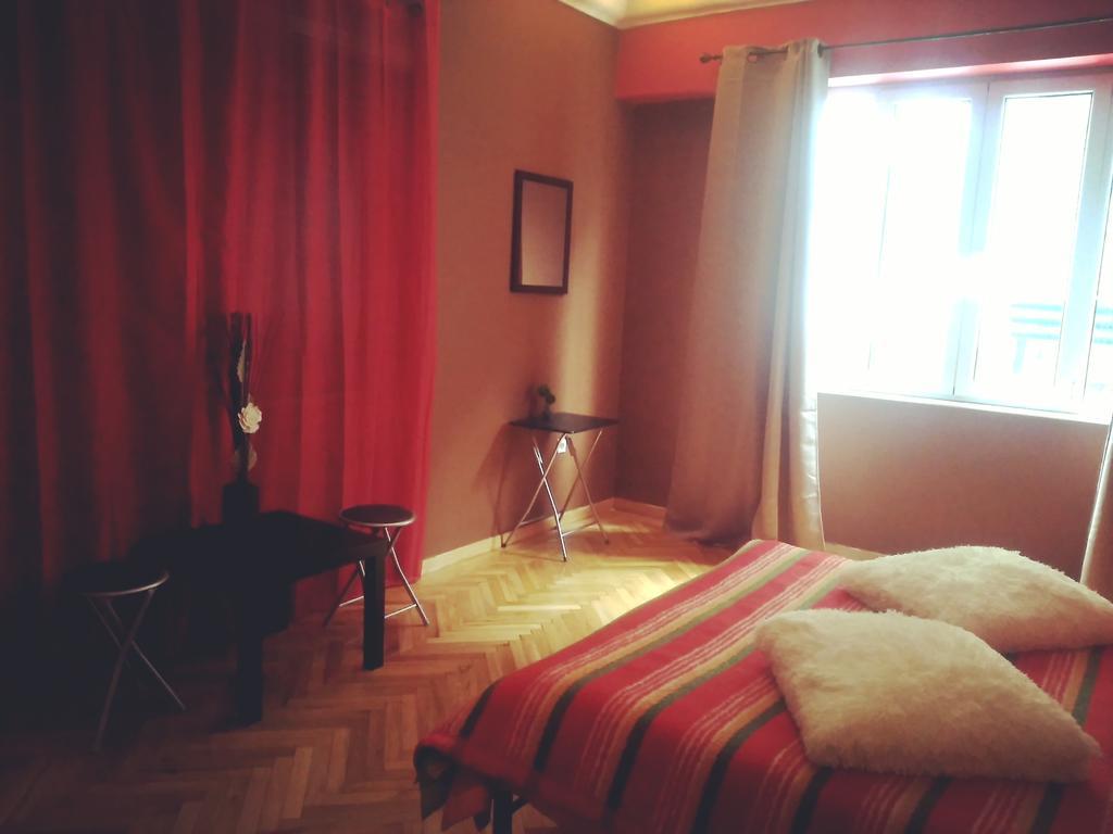 The Dionysos Inn Atene Esterno foto