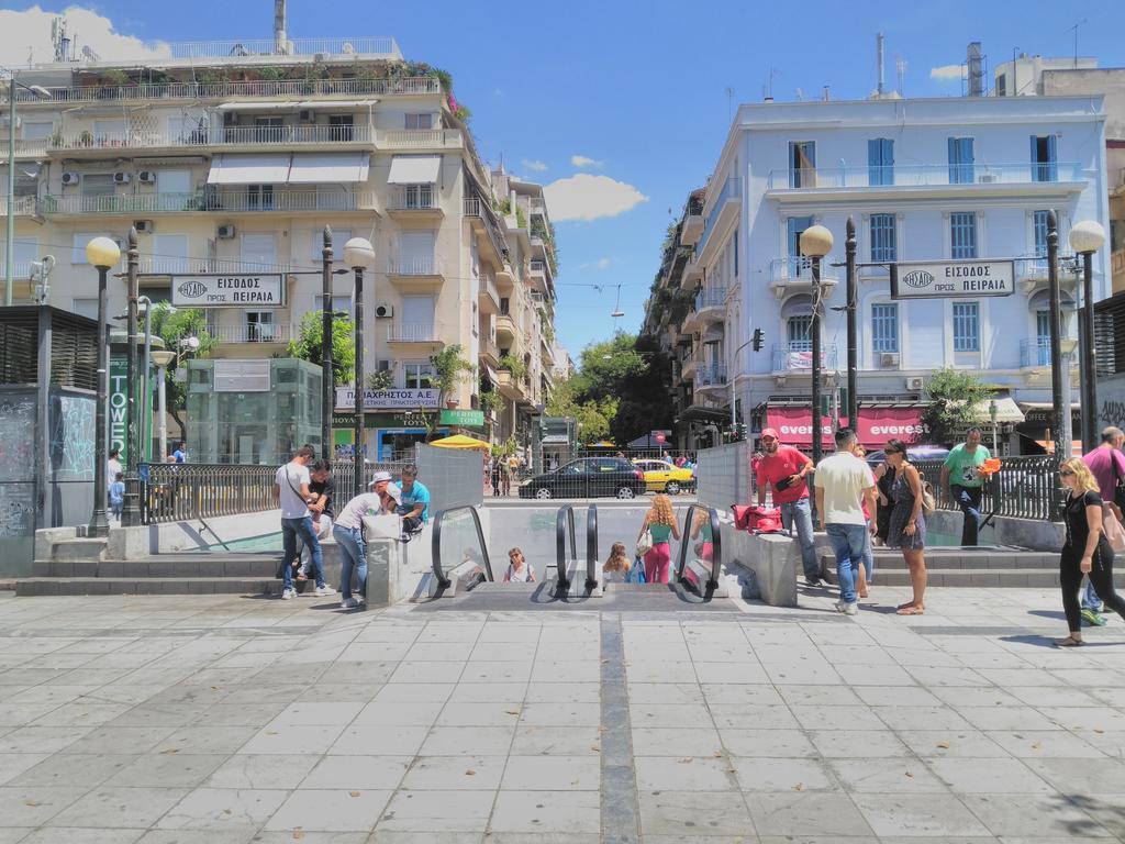 The Dionysos Inn Atene Esterno foto